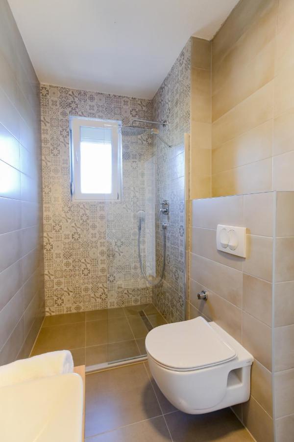 Villa Infinity מוסטר מראה חיצוני תמונה