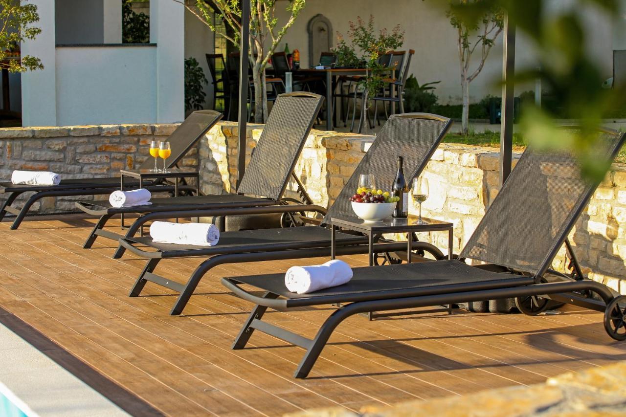 Villa Infinity מוסטר מראה חיצוני תמונה