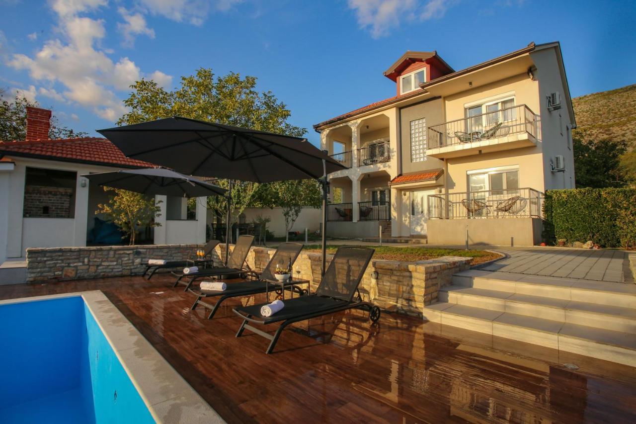 Villa Infinity מוסטר מראה חיצוני תמונה